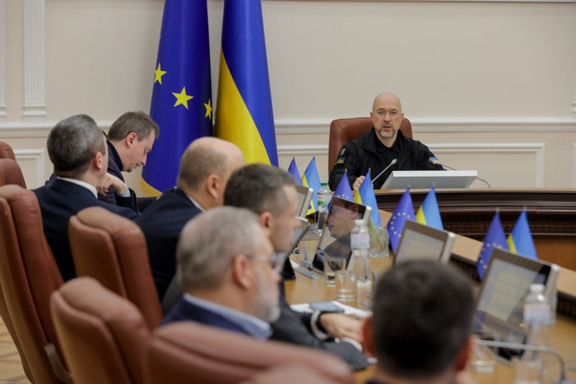 Прем'єр-міністр України Денис Шмигаль та учасники засідання