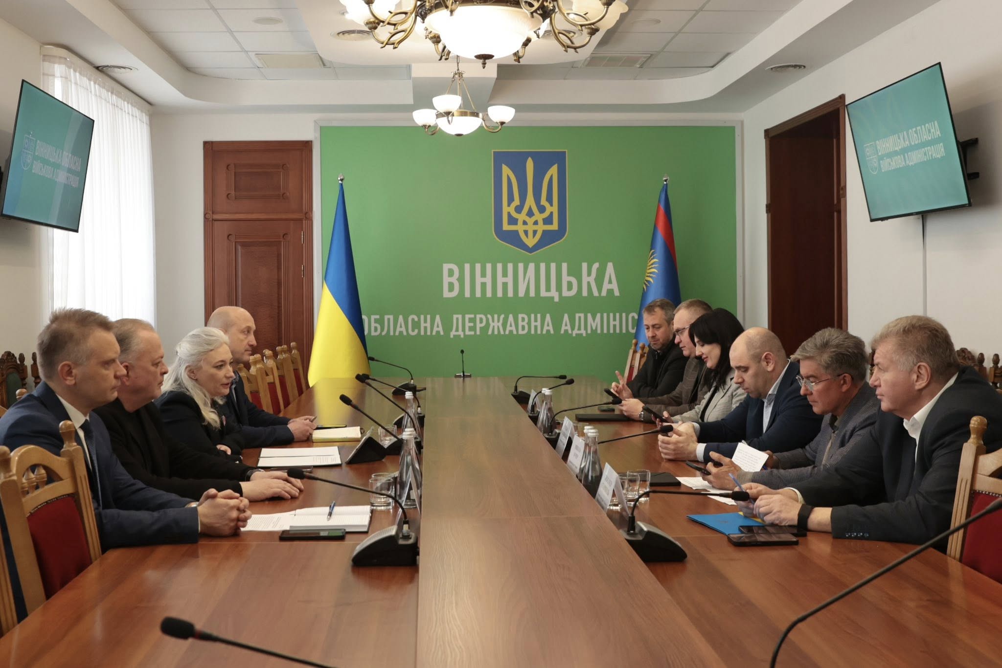 Начальниця ОВА Наталя Заболотна та учасники заходу