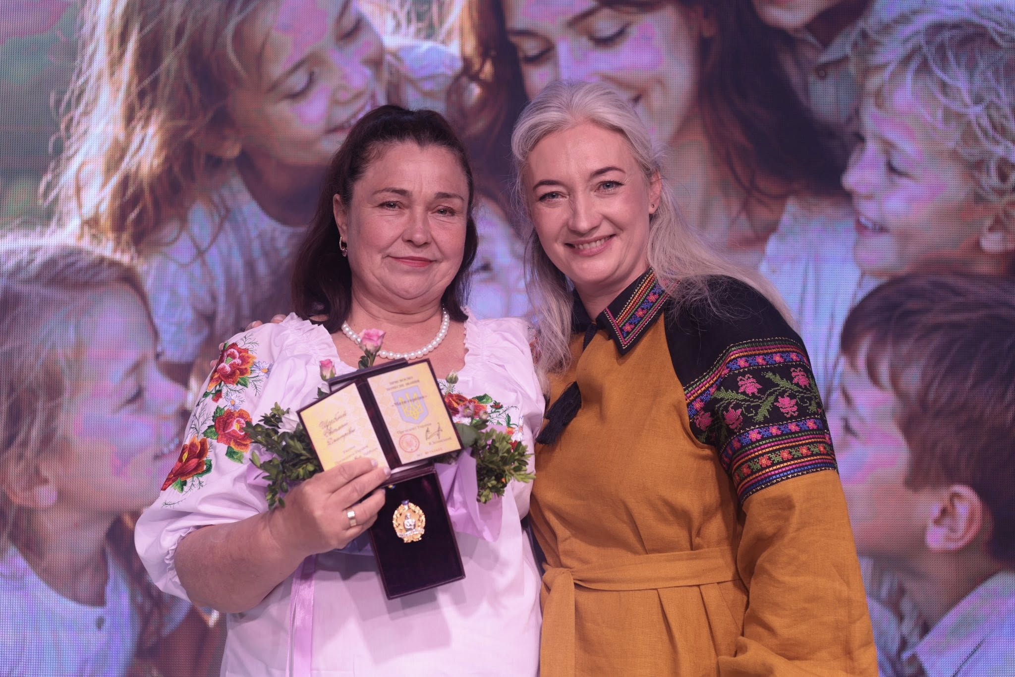Начальниця обласної військової адміністрації Наталя Заболотна та учасниця заходу