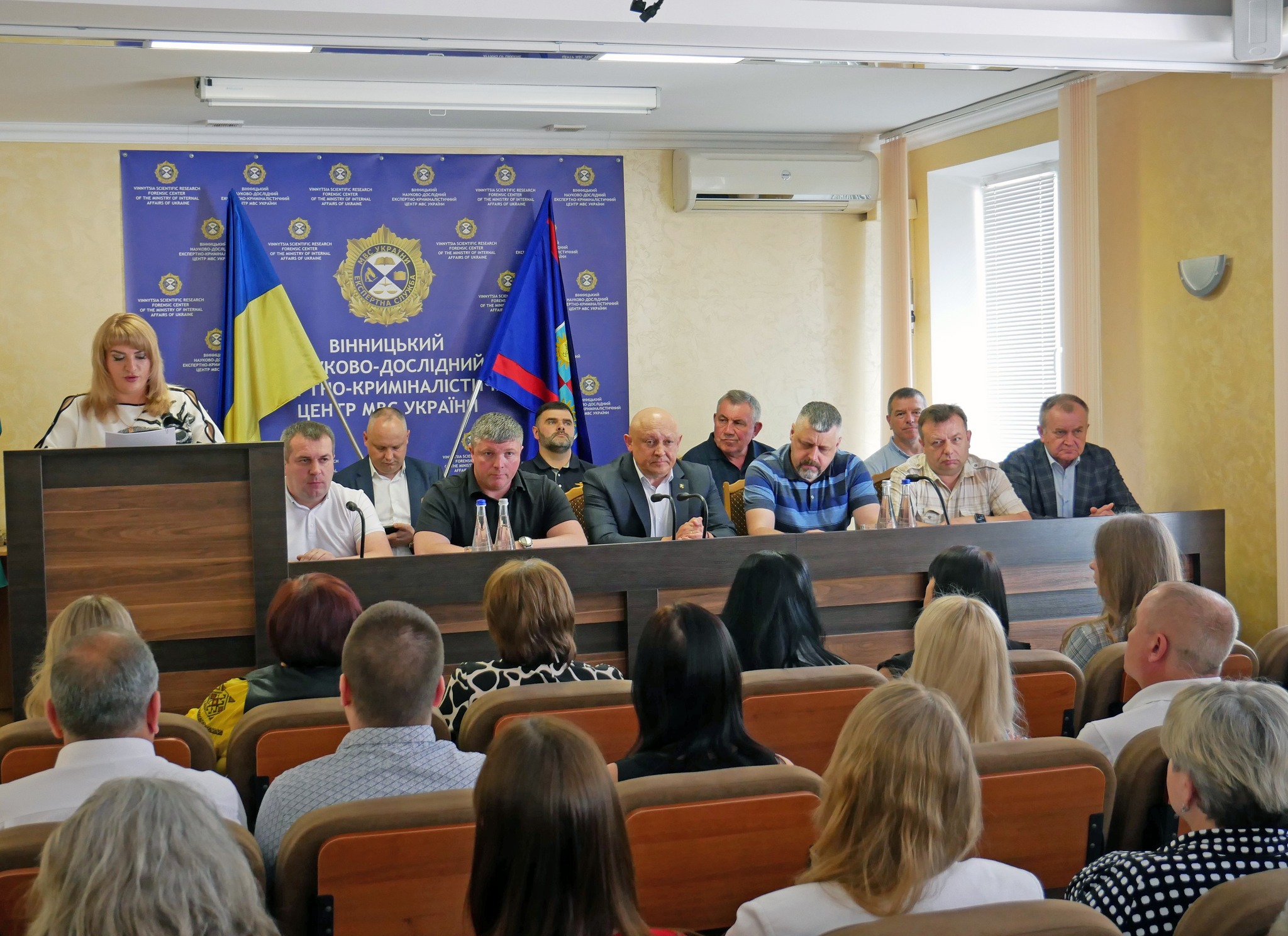 Заступник начальника ОВА Олександр Піщик з учасниками заходу