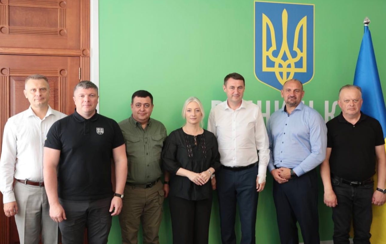  Перша заступниця начальника ОВА Наталя Заболотна, заступники начальника ОВА Сергій Здітовецький, Олександр Піщик та Андрій Кавунець, директор Департаменту міжнародного співробітництва та регіонального розвитку ОВА Ігор Цехановський та делегація Ліберецького краю