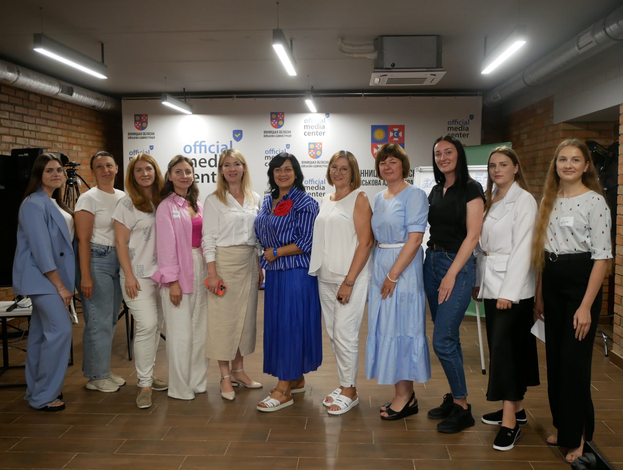 представники Департаменту інформаційної діяльності та комунікацій з громадськістю ОВА та учасники воркшопу