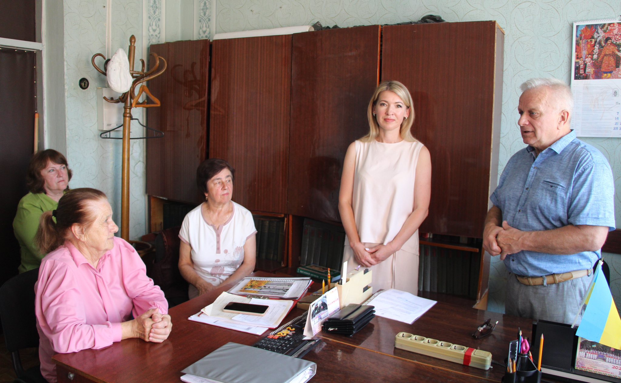 директорка Департаменту інформаційної діяльності та комунікацій з громадськістю ОВА Світлана Юзвак та учасники зустрічі