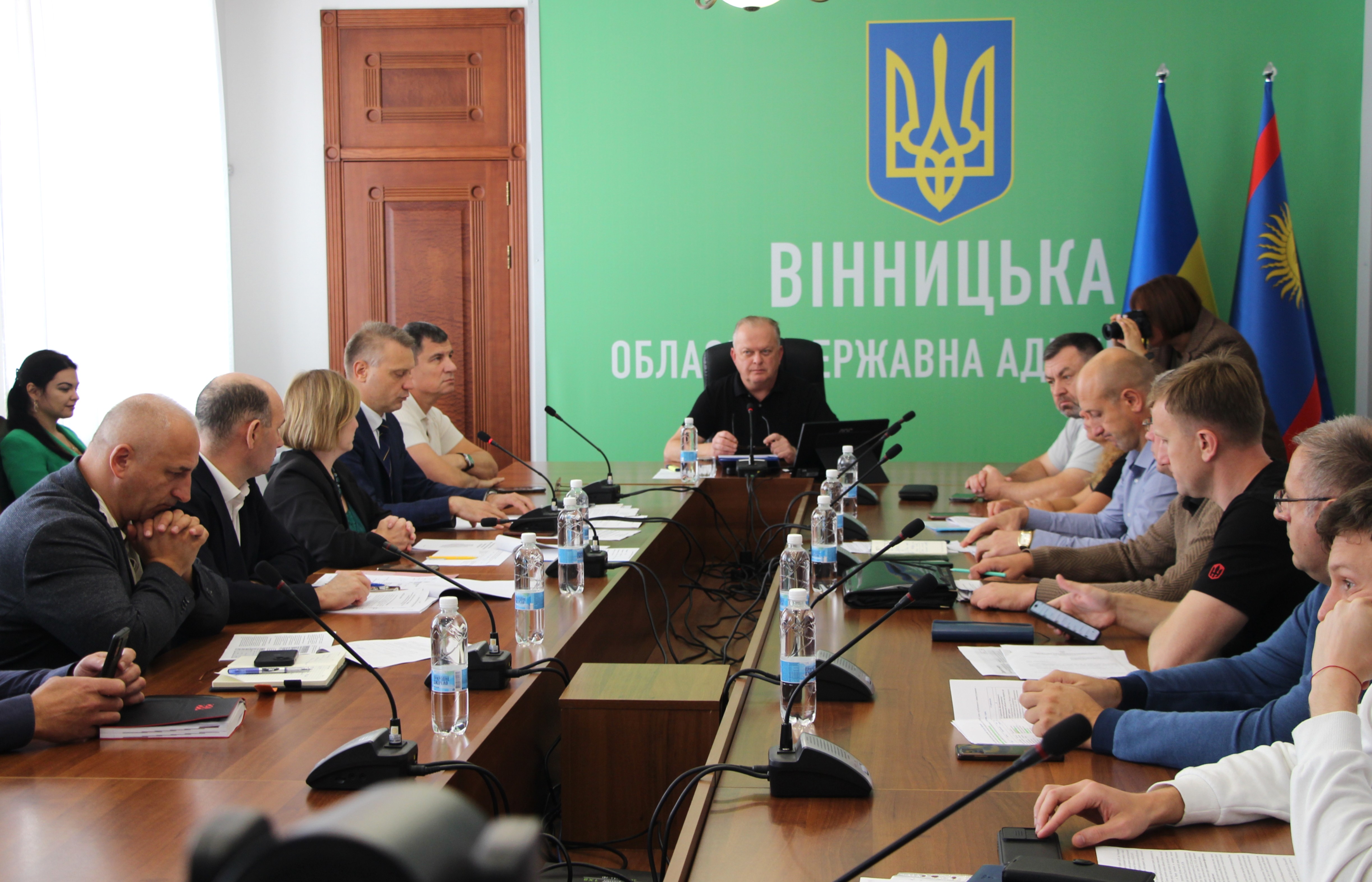 Заступник Начальника ОВА Сергій Здітовецький та учасники засідання