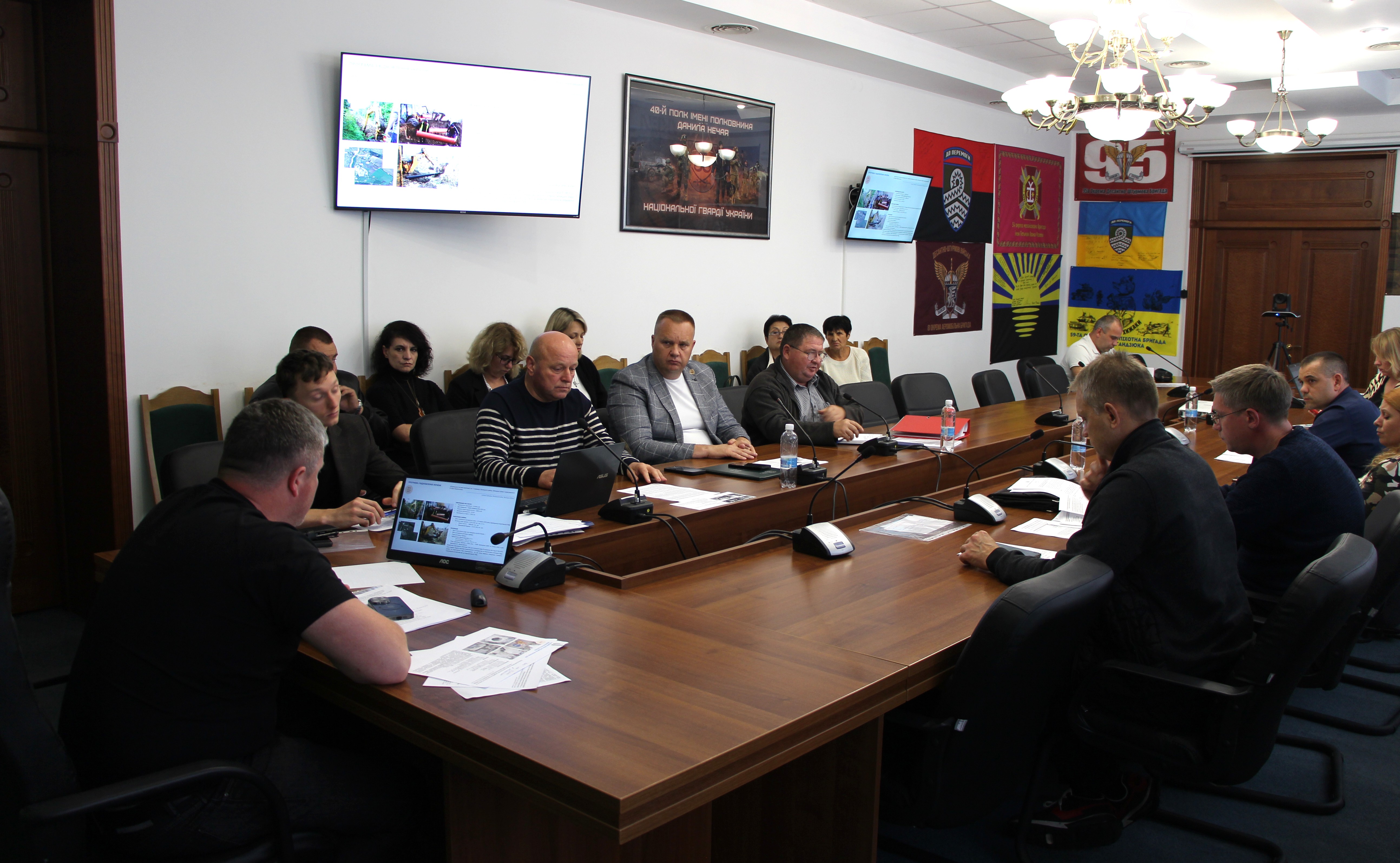 Заступник начальника ОВА Олександр Піщик та учасники наради