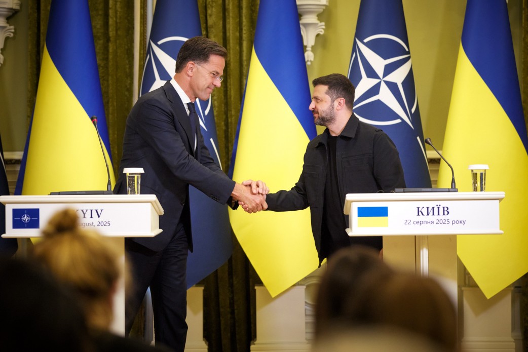 Президент України Володимир Зеленський та  Генеральний секретар НАТО Марк Рютте