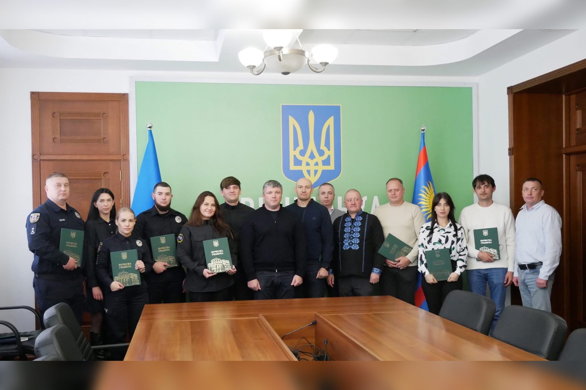 На Вінниччині відзначили кращих працівників автомобільної та дорожньої галузі області На Вінниччині відзначили кращих працівників автомобільної та дорожньої галузі області