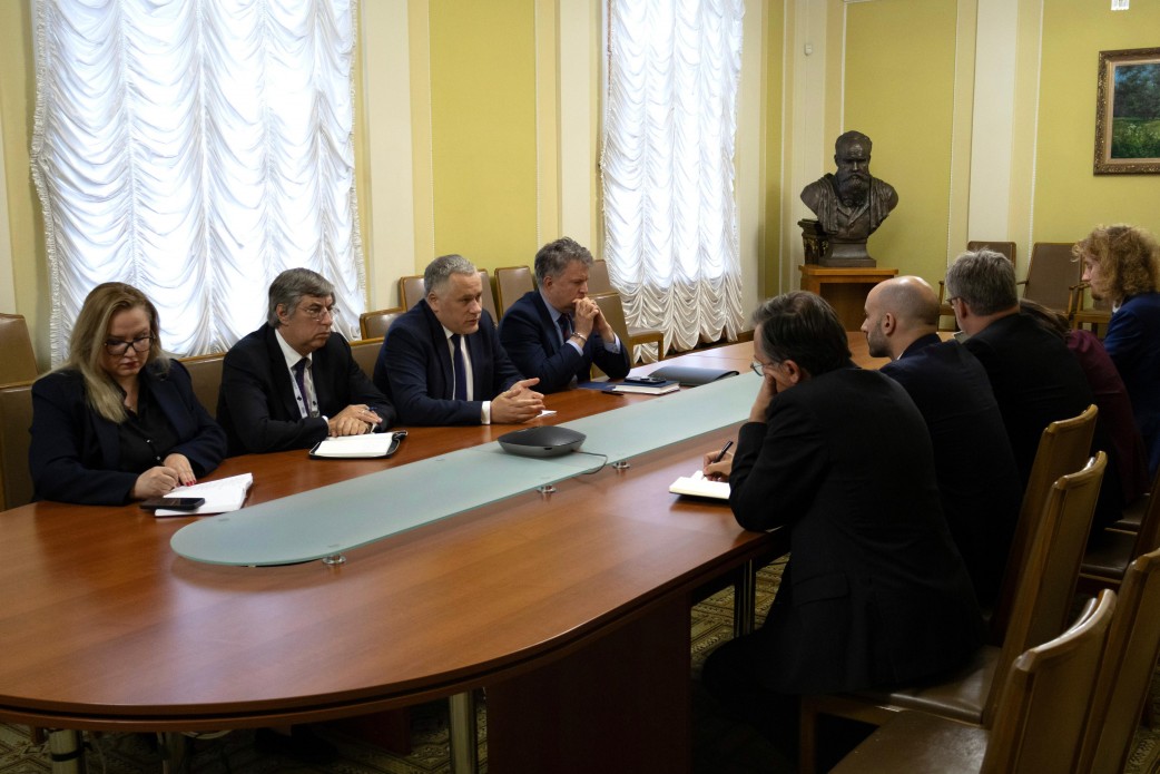 Учасники зустрічі