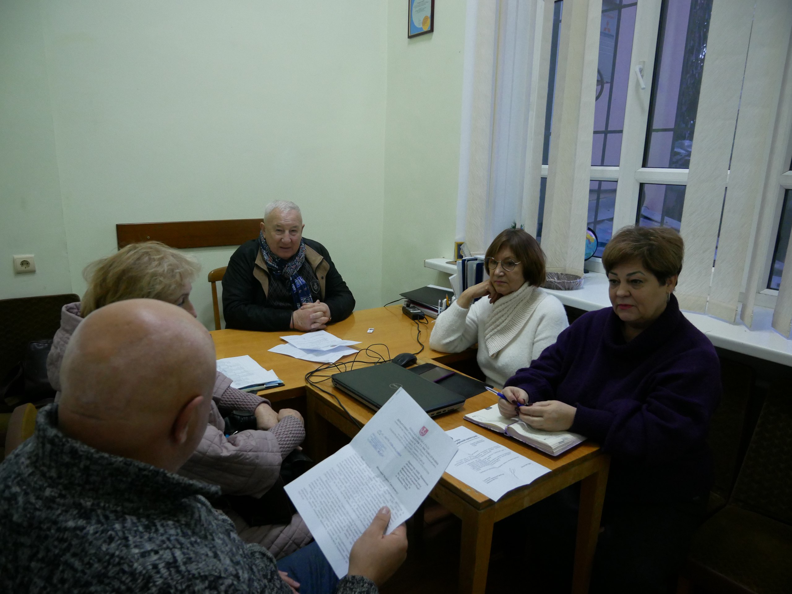 учасники засідання правління Громадської ради при Вінницькій обласній військовій адміністрації