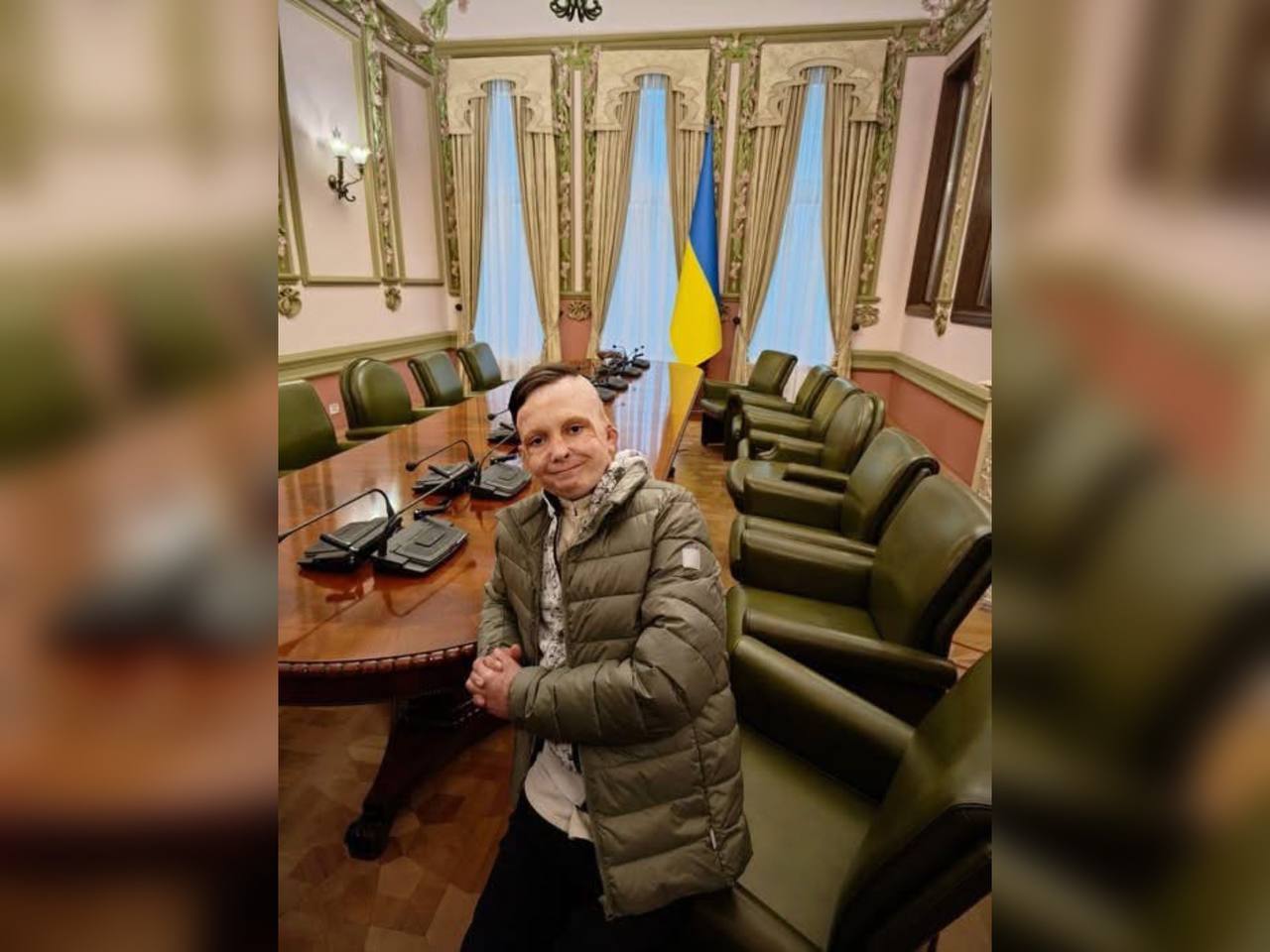 Відзнаку «Майбутнє України» отримав Роман Олексів, який постраждав внаслідок ракетного удару по Будинку офіцерів