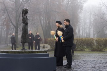 Президент і перша леді вшанували пам’ять жертв Голодомору 1932–1933 років, а також жертв масових штучних голодів 1921–1922 й 1946–1947 років