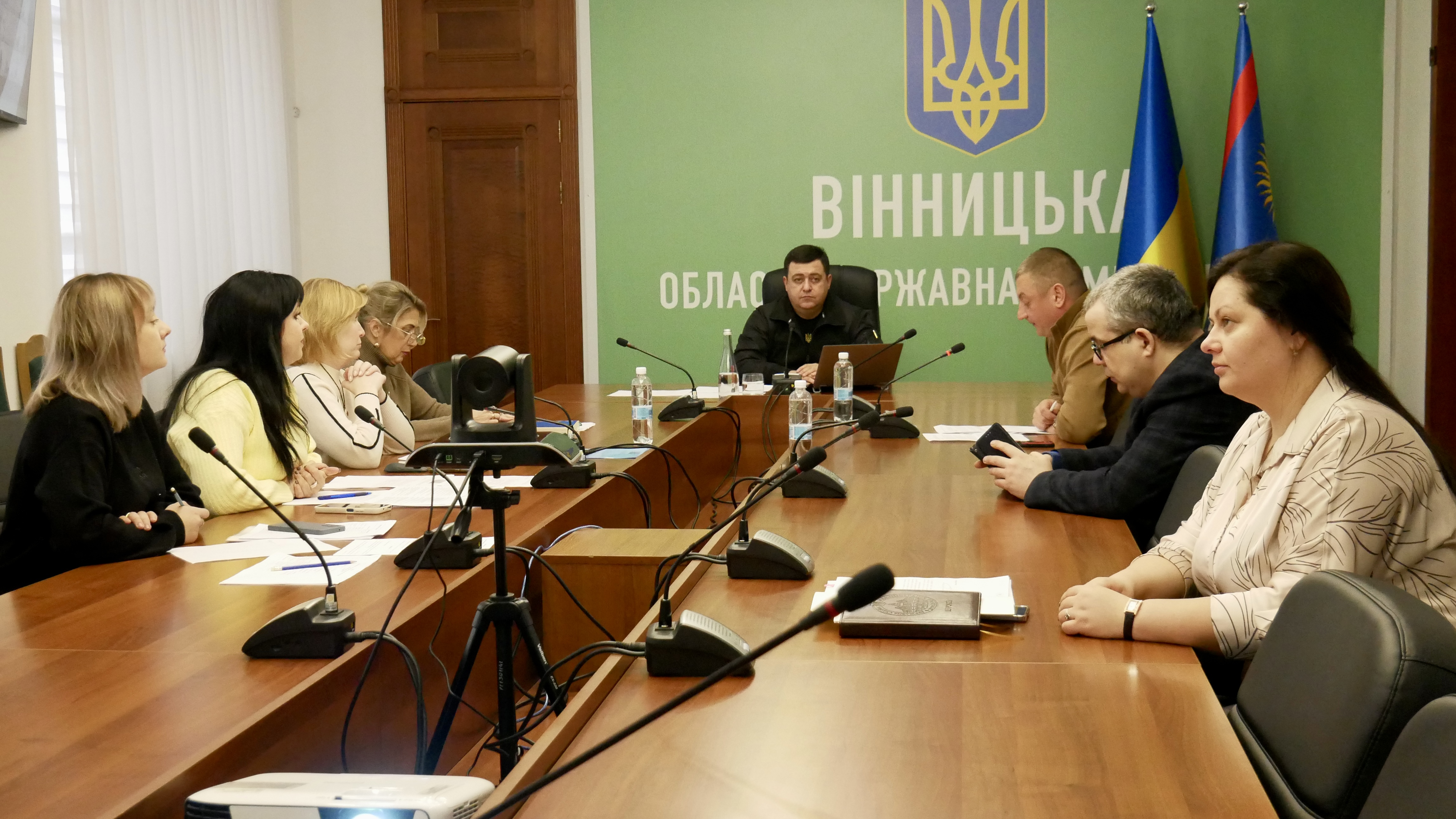 Заступник Начальника ОВА Андрій Кавунець та учасники засідання