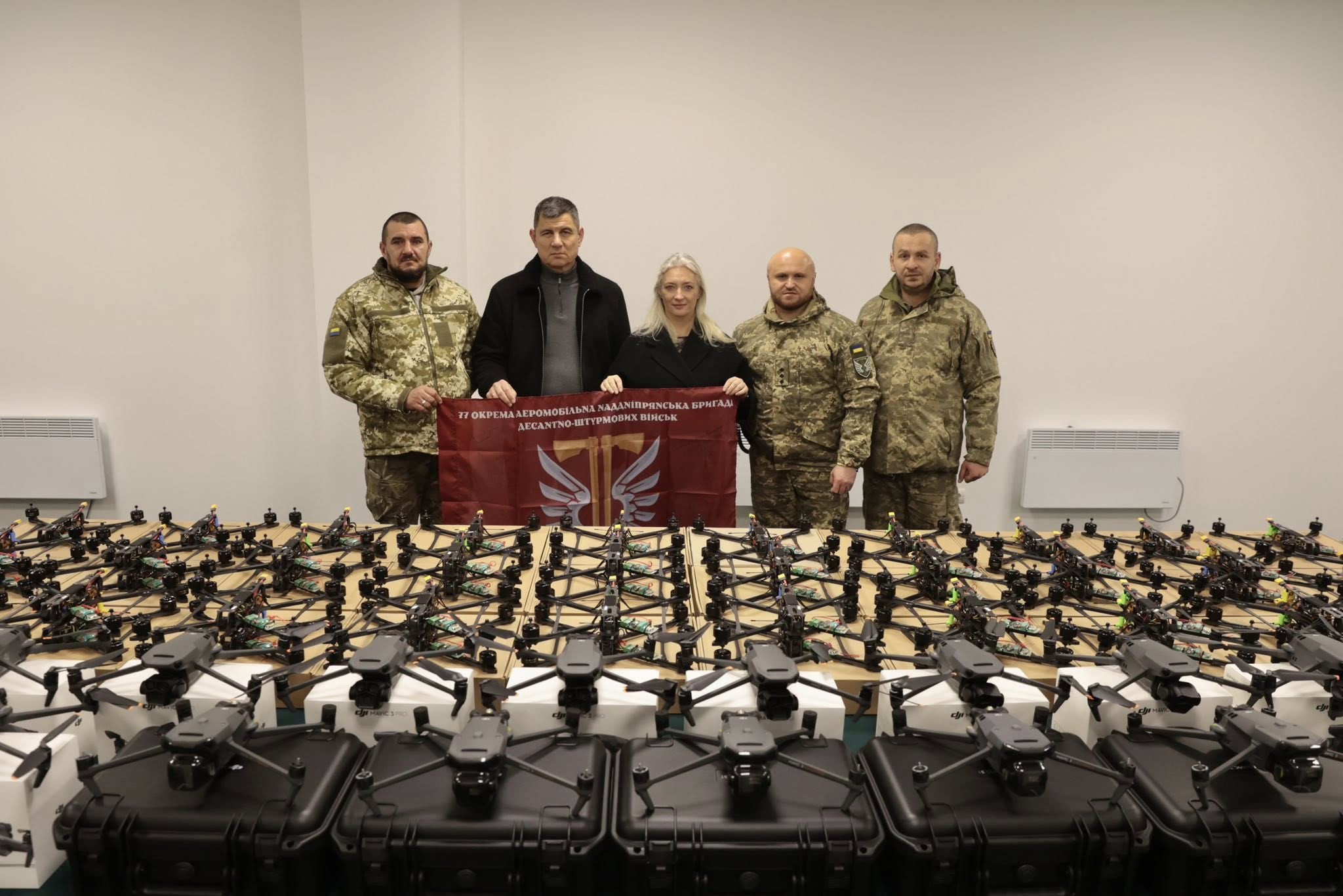 Перша заступниця начальника ОВА Наталя Заболотна, заступник голови обласної Ради Анатолій Ткач та військові