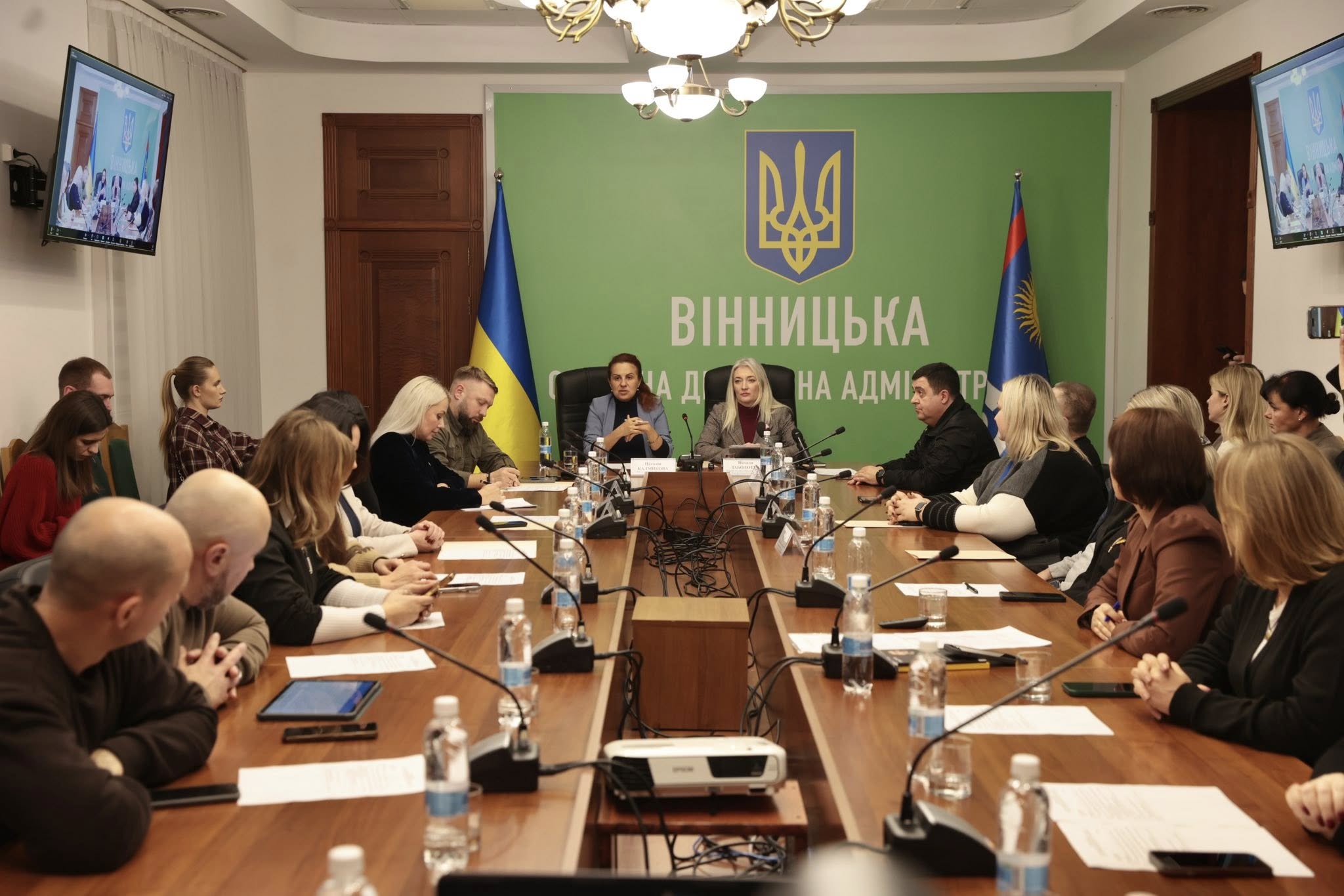 Перша заступниця начальника ОВА Наталя Заболотна, Міністерка у справах ветеранів України Наталія Калмикова та учасники заходу