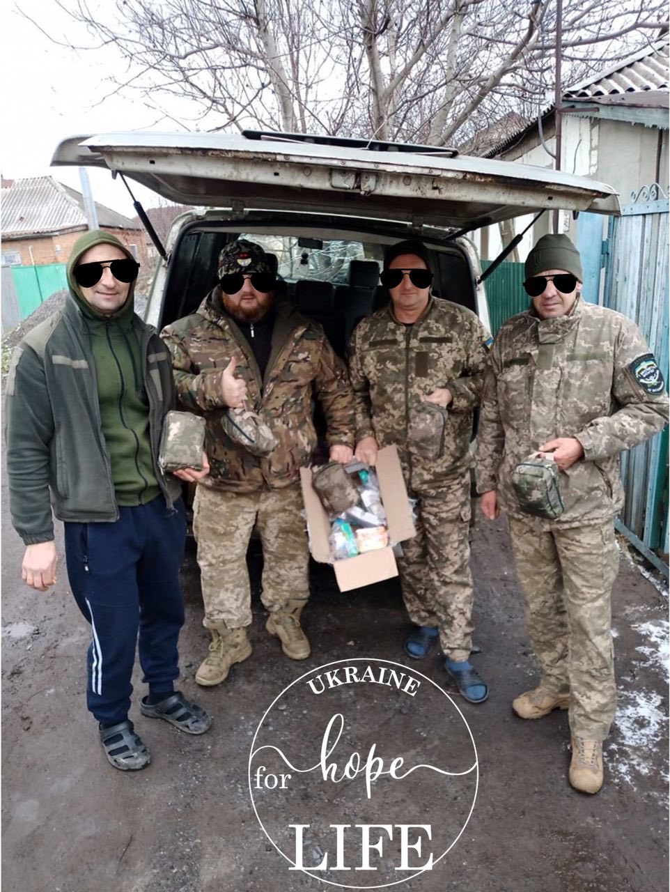 Військовослужбовці з тактичними аптечками