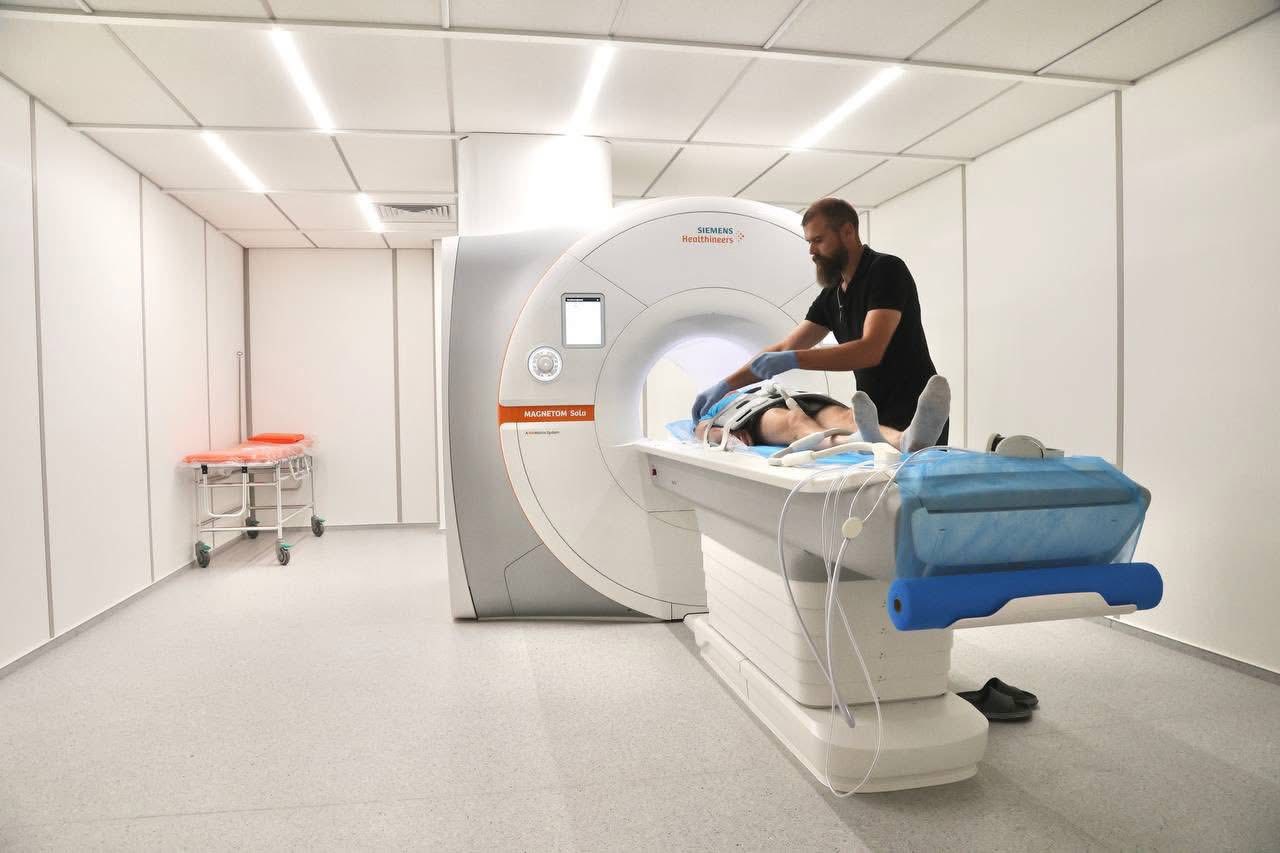 У Подільському регіональному центрі онкології запрацювали нові МРТ та КТ-апарати