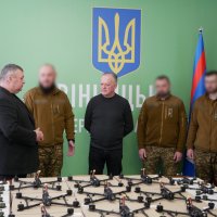 заступник начальника ОВА Сергій Здітовецький, голова Вінницької обласної Ради Вячеслав Соколовий та військові