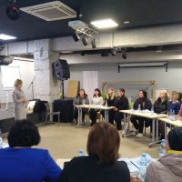 Групова фотографія жінок учасників тренінгу