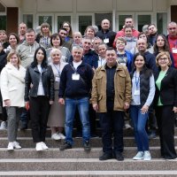Заступник начальника ОВА Андрій Кавунець, ветерани війни та їх дружини, представники профільного департаменту ОВА, обласного центру соціальних служб та фахівців мультидисциплінарної команди