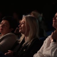 Перша заступниця начальника ОВА Наталя Заболотна та люди в залі