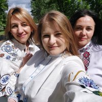 Працівники департаменту охорони здоров`я та реабілітації Вінницької ОДА у вишиванках.