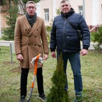 начальник Управління розвитку територій та інфраструктури ОВА Владислав Валендюк та заступник начальника Управління Дмитро Дядик