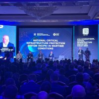 люди в залі