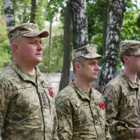 військові