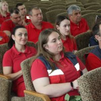 У День екстреної медичної допомоги Народна депутатка України Ірина Борзова вручає Грамоти Верховної Ради України.