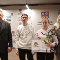 Перша заступниця начальника ОВА Наталя Заболотна, голова обласної Ради Вячеслав Соколовий та учасники заходу