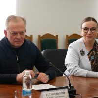 заступник Начальника ОВА Сергій Здітовецький та Начальниця Головного управління Нацсоцслужби у Вінницькій області Наталя Квят