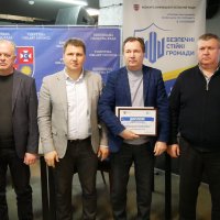 заступник начальника ОВА Сергій Здітовецький, голова обласної Ради Вячеслав Соколовий,заступник Вінницького міського голови Андрій Очеретний та учасник заходу під час нагородження