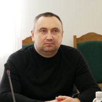 Учасник засідання у конференц-залі Вінницької ОВА