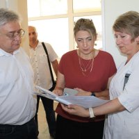 Робочий візит в Шаргородську міську лікарню директорки департаменту охорони здоров’я та реабілітації Вінницької обласної військової адміністрації Ольги Задорожної та її заступника з економічних питань Сергія Лавренюка.