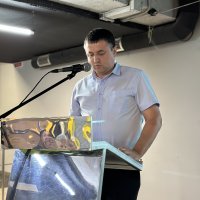 На фото виступає директор Вінницького відділення Українського державного фонду підтримки ФГ Юрій Вельгус