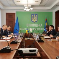 Перша заступниця начальника ОВА Наталя Заболотна та учасники зустрічі