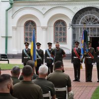  Фото чоловіка під час виступу 