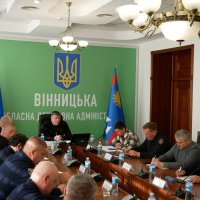 заступник начальника ОВА Олександр Піщик та учасники засідання