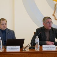 начальник Управління розвитку територій та інфраструктури ОВА Владислав Валендюк та представник Фонду «Східна Європа»