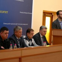 Заступник Начальника ОВА Андрій Кавунець та учасники зустрічі