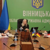 Перша заступниця начальника ОВА Наталя Заболотна, директор Департаменту міжнародного співробітництва та регіонального розвитку ОВА Ігор Цехановський та представники Департаменту