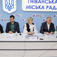 Начальник Головного управління Пенсійного фонду області Олена Корчака та учасники засідання