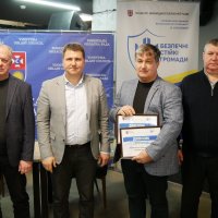 заступник начальника ОВА Сергій Здітовецький, голова обласної Ради Вячеслав Соколовий,заступник Вінницького міського голови Андрій Очеретний та учасник заходу під час нагородження