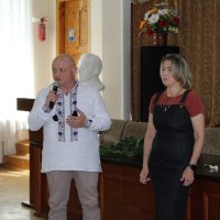 У День екстреної медичної допомоги Народна депутатка України Ірина Борзова вручає Грамоти Верховної Ради України.