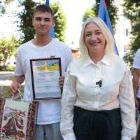 Перша заступниця начальника ОВА Наталя Заболотна та учасник зустрічі